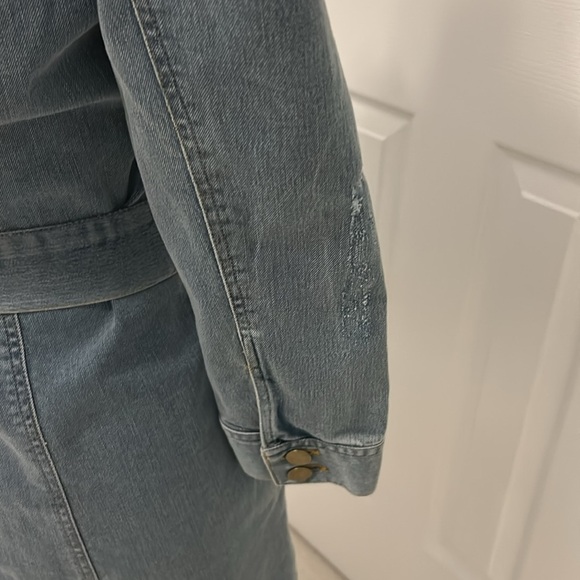 Elan Denim Belted Puff Sleeve Dress - Picture 10 of 13